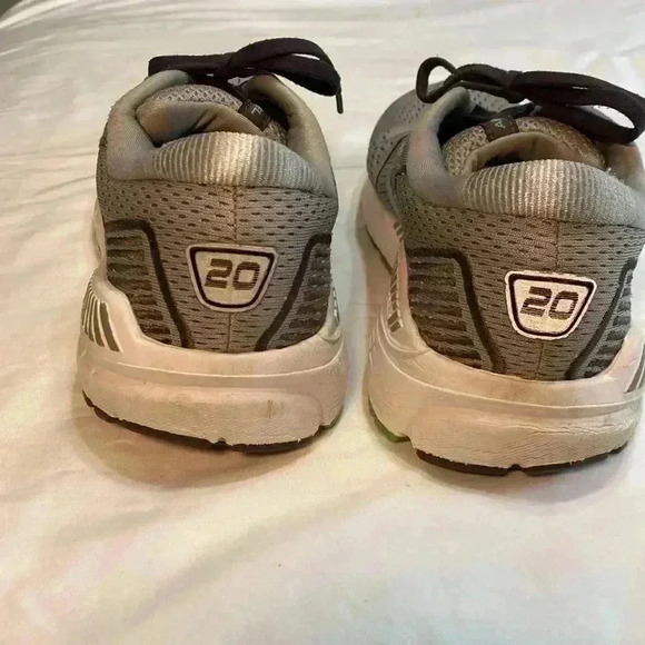 Brooks Ariel 20 Gray & Green Woman’s Running Tennis Shoes. Size 10. - Picture 8 of 16